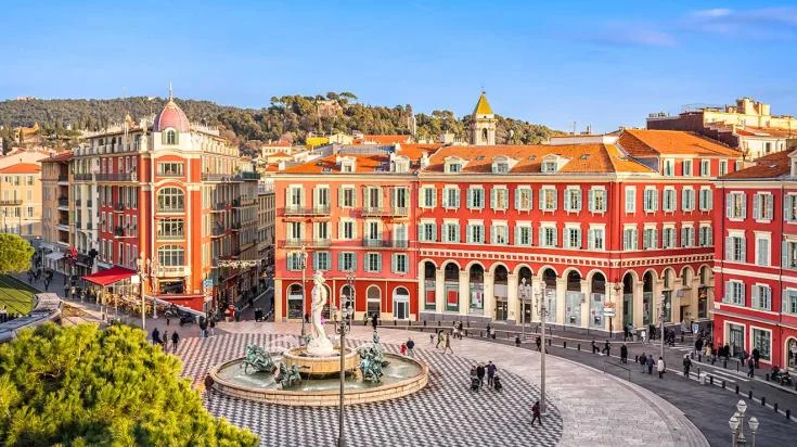 Place Masséna et fontaine, cœur du Carré d'Or à Nice